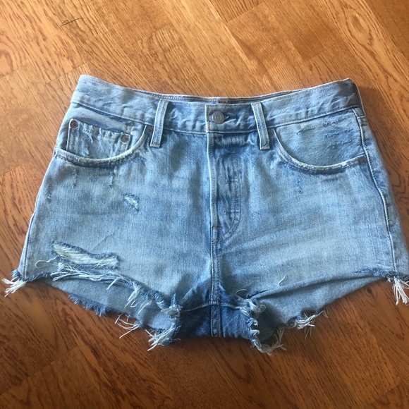 Levi Shorts - Picture 1 of 4